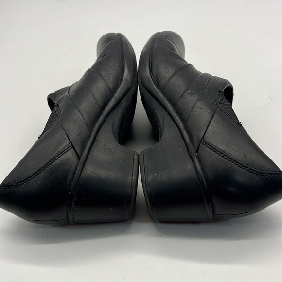 Clarks Black Leather Slip on Shoes with 2 inch Wedge Style Heel size 6.5 - Picture 7 of 11